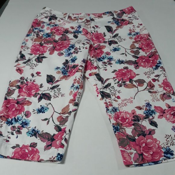 Saint John's Bay Active Pants - 🙂2/$15 Saint John's Bay Active Womens Capri Pants